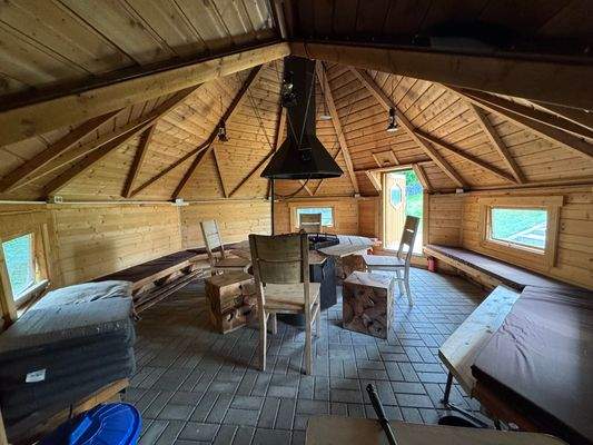 Gartenhaus mit Feuerstelle