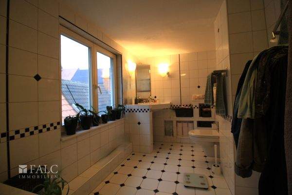 1. OG - Bad mit Badewanne