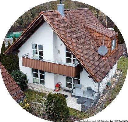 Dachgeschosswohnung mit Balkon