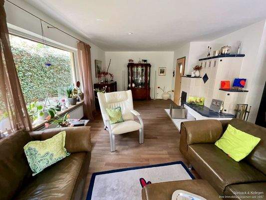 Wohnzimmer mit Kachelofen