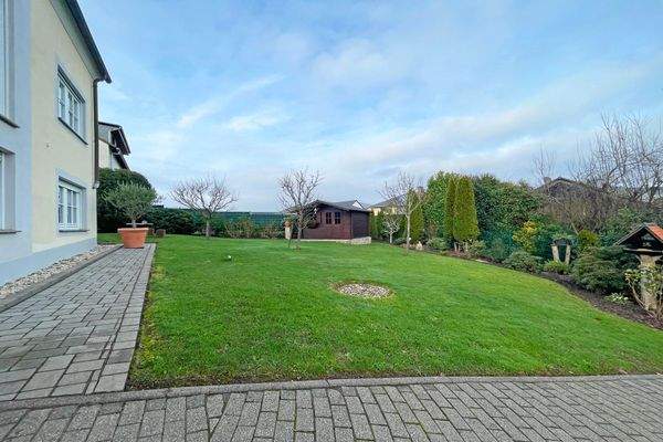 Weitläufiges Grundstück