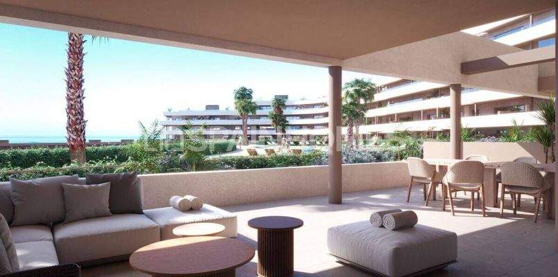 Sea View Apartments with Shared Pool and Gym in Manilva