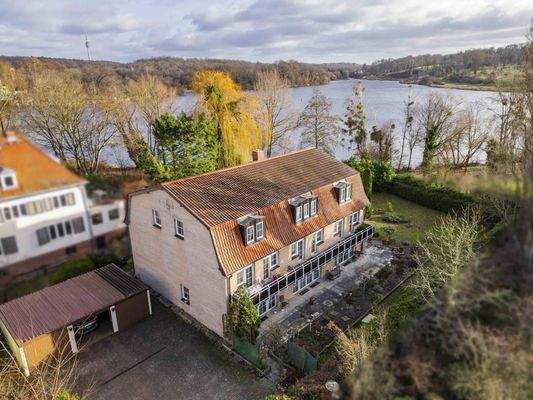 Solid mid-terrace house in a fantastic location 