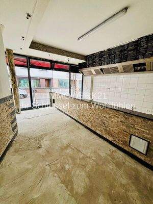 Thekenbereich und Gastraum