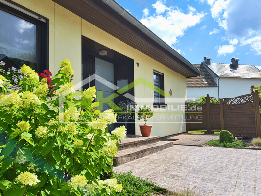 Außenansicht_Eingang_1