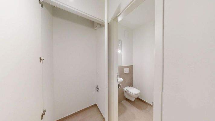 Gäste-WC und Abstellkammer