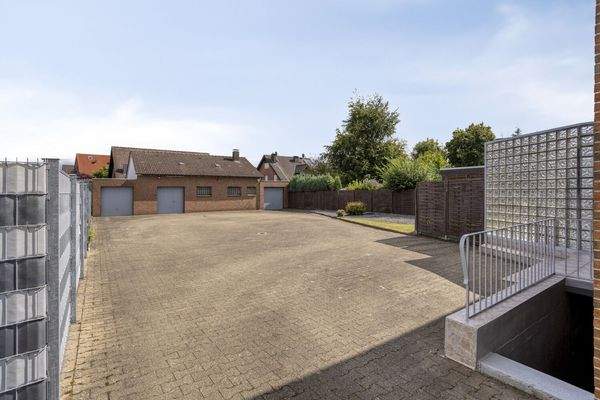 Garagen- u. Werkstatthof