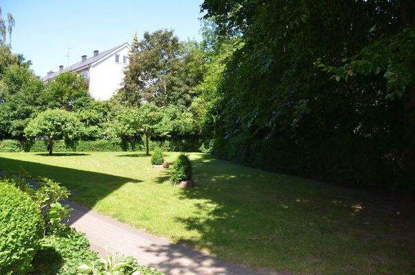 Grundstück an den Eingängen