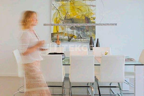 Detached Elegant-Design Villa with Pool in La Marina Alicante