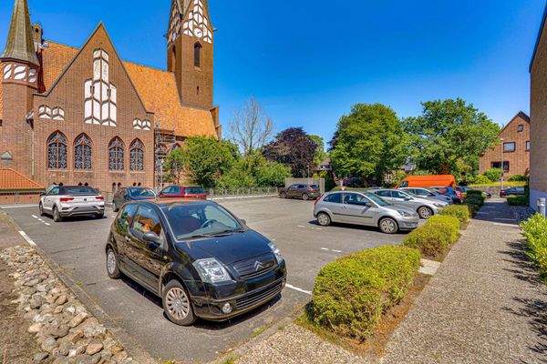 Stellplätze vor dem Haus