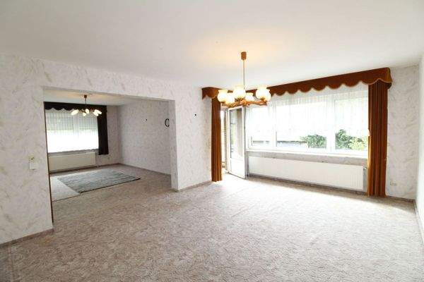 Großes und helles Wohnzimmer