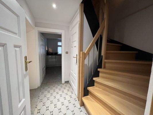 Haus-Gießen-Tiefenweg 5-Flur