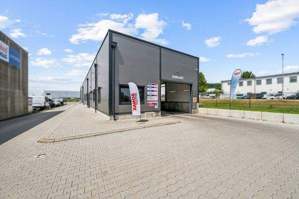 Einfahrt Waschstraße 