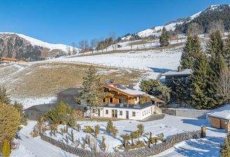 KITZIMMO-Anwesen in Toplage auf der Bichlalm kaufen - Immobilien Kitzbühel.