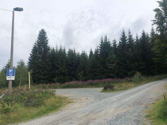 Parkplatz gegenüber