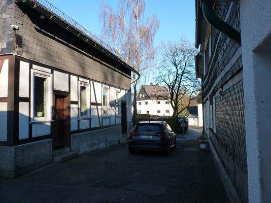 Wohnhaus mit Weinladen