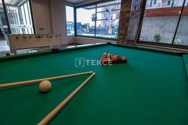 Seafront Home in a Complex with a Pool in Mahmutlar Alanya