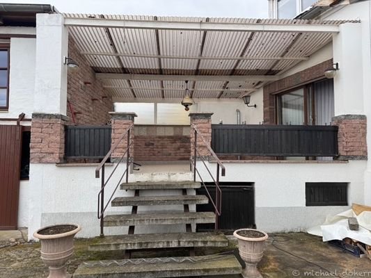 überdachte Terrasse