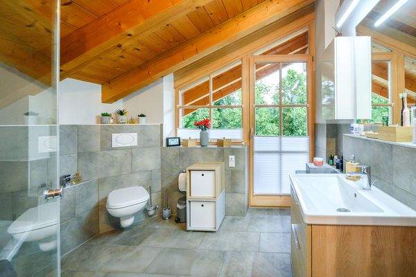 Bad mit Balkonzugang