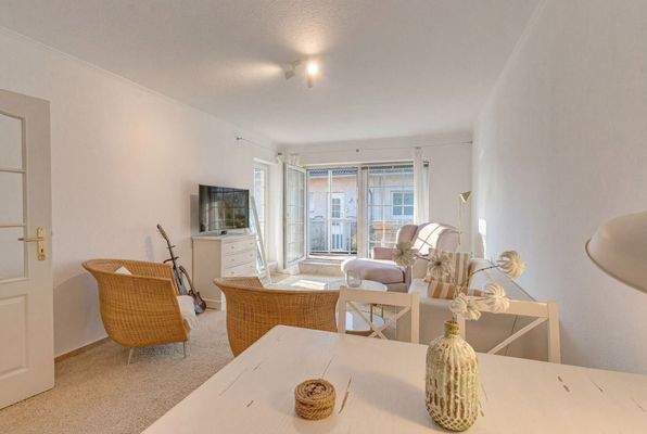 Wohn- und Esszimmer, Ansicht I