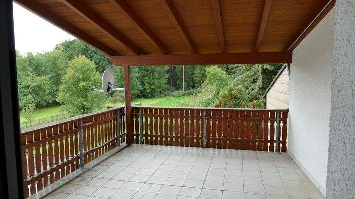 großzügige Terrasse im Obergeschoss