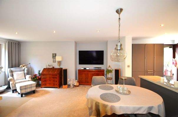 Wohn-Essbereich frontal