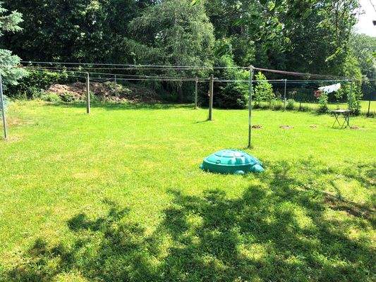 Garten mit Wäscheplatz