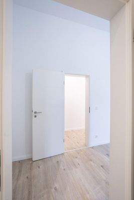 Schlafzimmer - 3 (vom Bad aus)