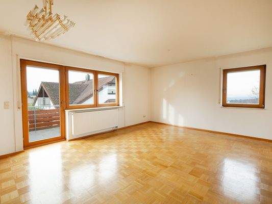 heller Wohn- und Essbereich