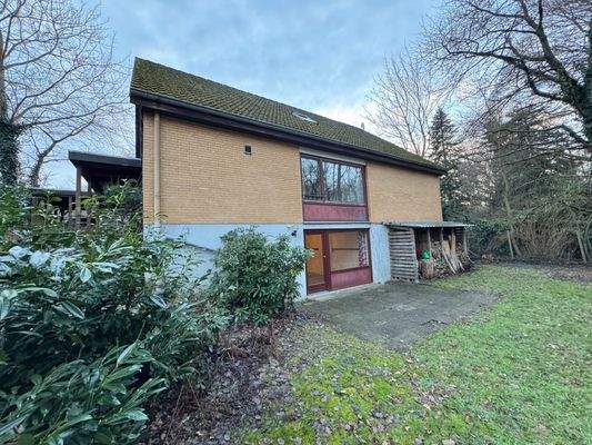 Gartenansicht mit Terrasse