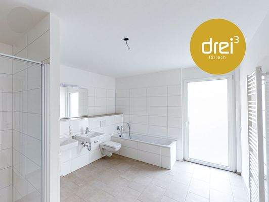 Wannenbad mit ebenerdiger Dusche