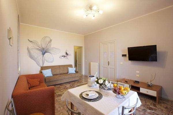 2-Zimmer-Wohnung Nr. 5 mit Terrasse und Garten