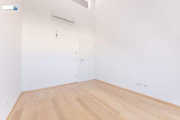 Zimmer 2 (ca. 11,40 m²)