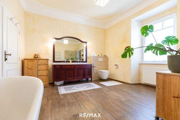 18 OG Master-Bad Detail