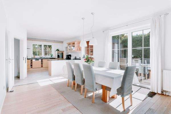 Essbereich mit Blick auf die Küche