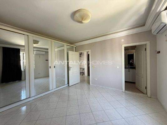 Sea and City View Rooftop Flat in Alanya