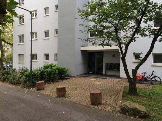 Hammarskjöldring 33 Eingang