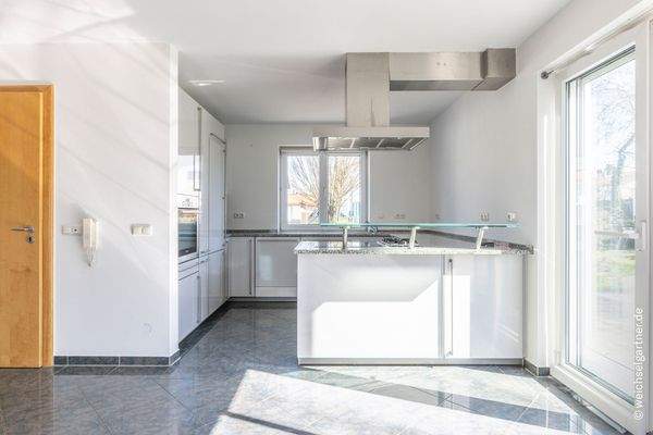 Moderne und hochwertige Küche