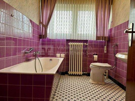 Wannenbad mit Fenster