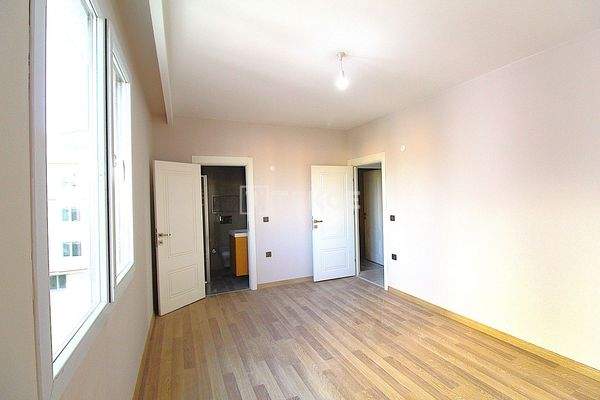 Spacious 3-Bedroom Apartment with Balcony in Istanbul