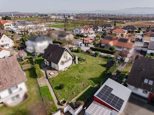 Haus und Gartenfläche