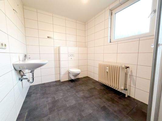 Dachgeschoss - Badezimmer