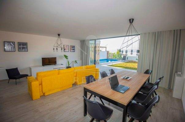 Lichtdurchströmte Harmonie