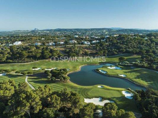 Panoramic Sea and Golf-View Land in Sotogrande Cádiz