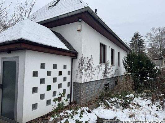 Vorderansicht und Eingang