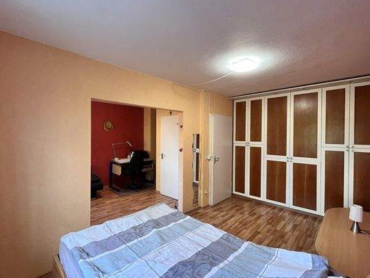 rückseitiges Schlafzimmer 