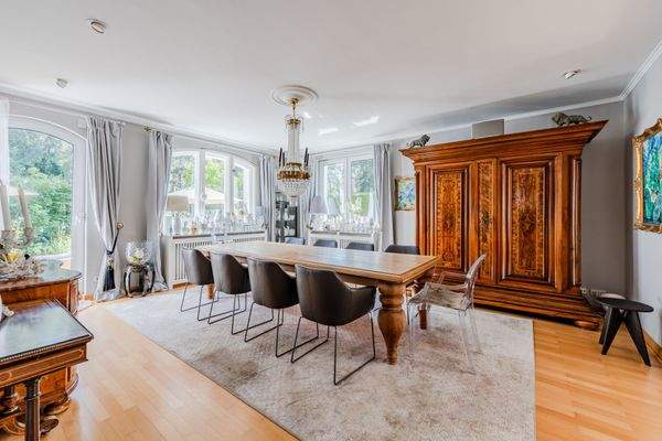 Essbereich mit Zugang zur Sonnenterrasse