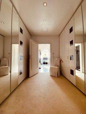 begehbarer Kleiderschrank/Bad en Suite