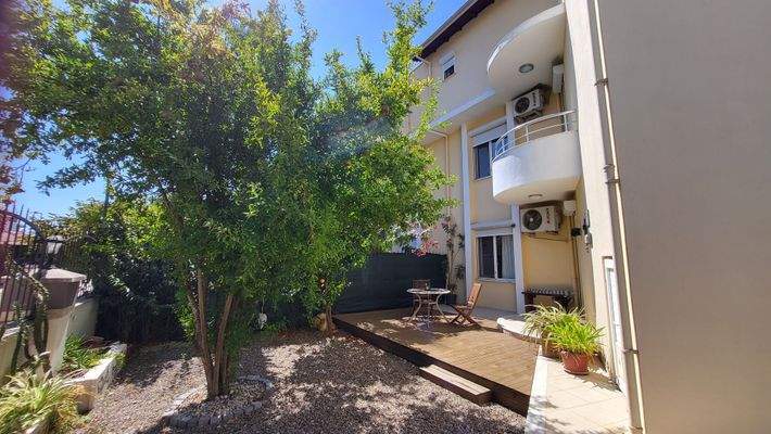 Garten mit Nord-Terrasse