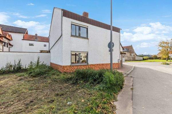 Außenansicht vom Feldweg